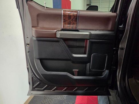 Used 2017 Ford F250 Platinum image 37