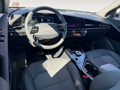 Used 2025 Kia Niro EX FWD image 15