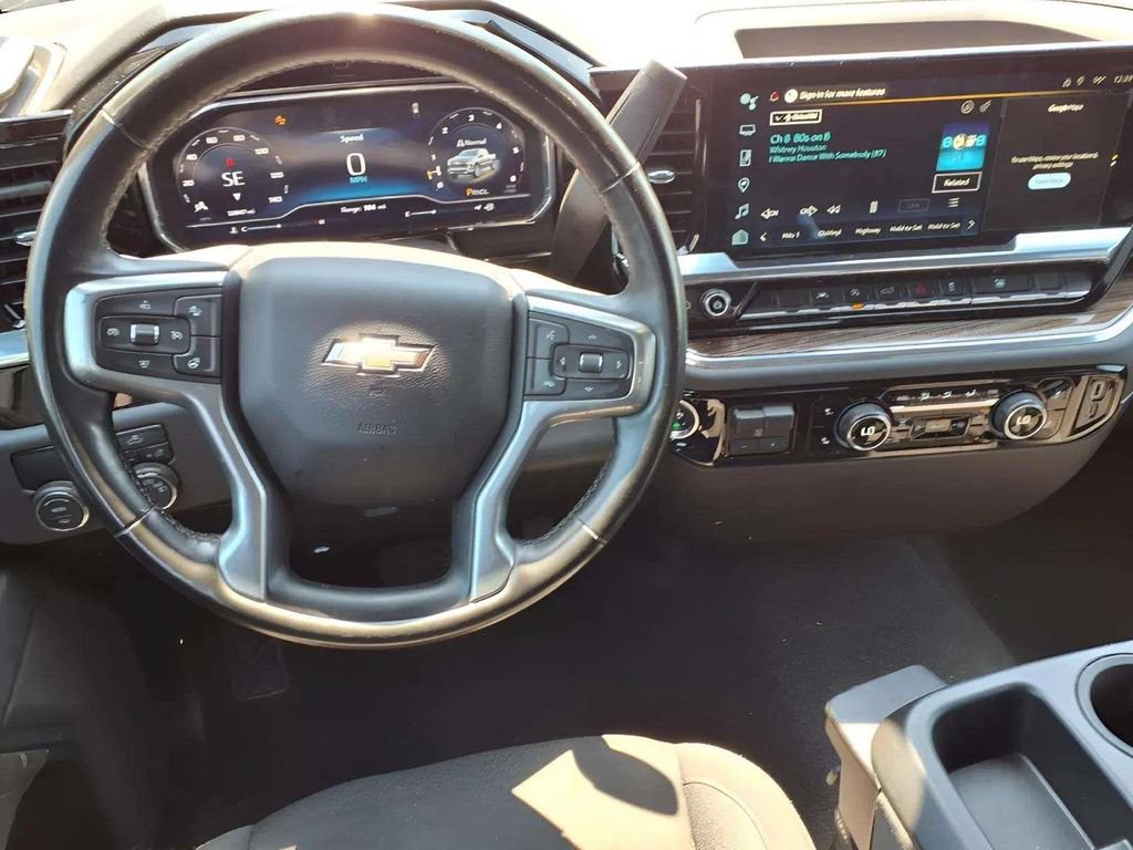 Used 2025 Chevrolet Silverado 1500 LT RWD image 30