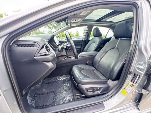 Used 2021 Toyota Camry XSE FWD image 19