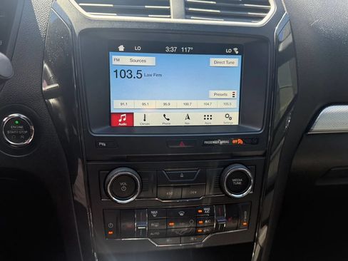 Used 2018 Ford Explorer XLT w/ Equipment Group 202A FWD image 18