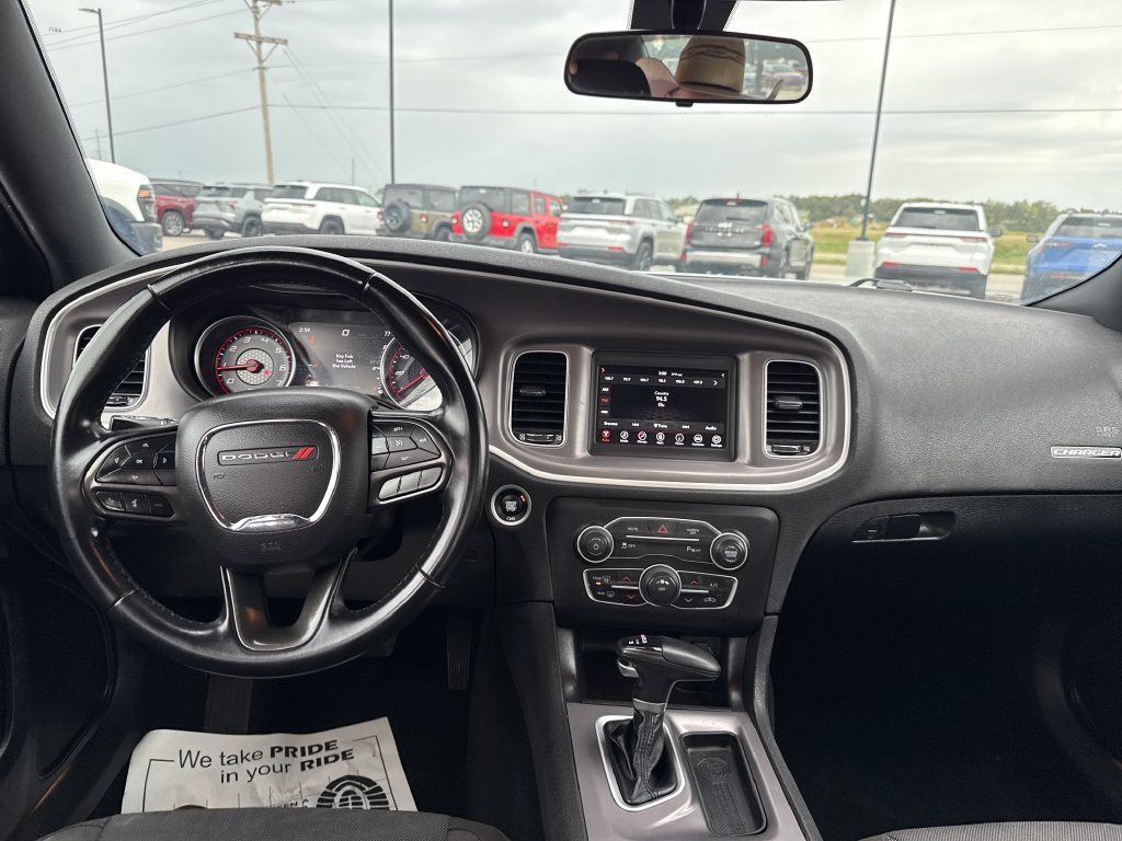 Used 2022 Dodge Charger SXT RWD image 12