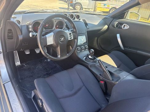 Used 2004 Nissan 350Z Enthusiast w/ Cargo Convenience Pkg image 13