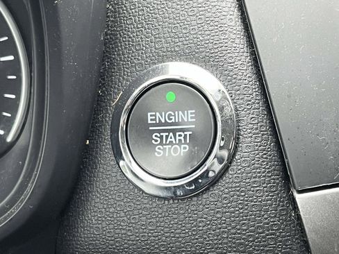 Used 2021 Ford EcoSport SE image 25