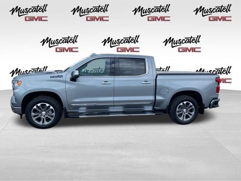 Used 2023 Chevrolet Silverado 1500 High Country w/ Technology Package AWD/4WD image 4