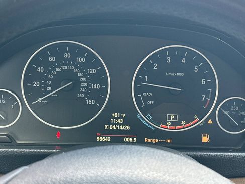 Used 2014 BMW 320i Sedan image 33