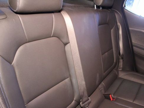 Certified 2025 Buick Envista Sport Touring w/ Convenience II Package image 10