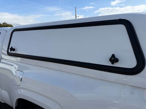 Used 2019 Toyota Tacoma SR image 27