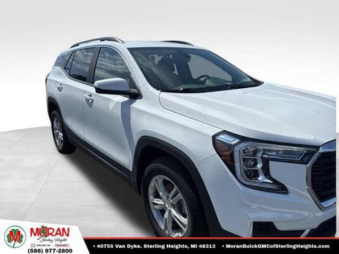 Used 2023 GMC Terrain SLE w/ Driver Convenience Package AWD/4WD image 3
