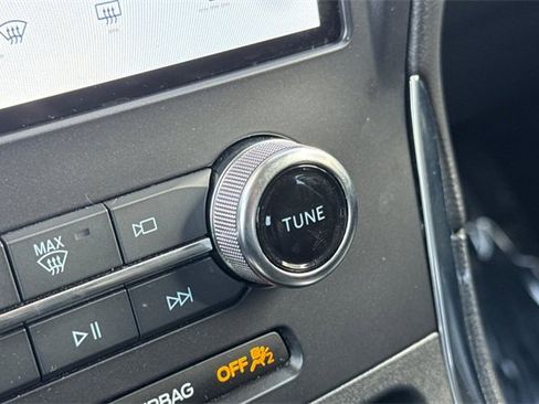 Used 2024 Ford Edge Titanium image 32