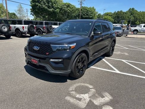 Used 2024 Ford Explorer ST w/ Equipment Group 401A AWD/4WD image 3
