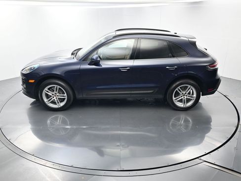Certified 2023 Porsche Macan AWD/4WD image 35