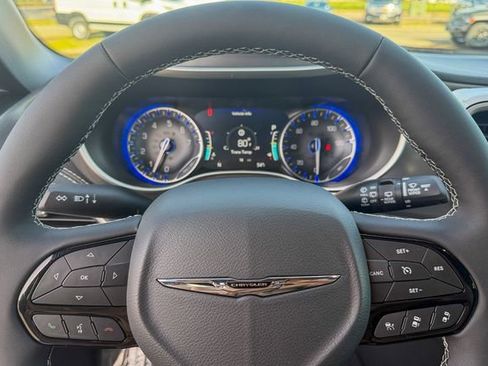 New 2026 Chrysler Pacifica Select AWD/4WD image 14
