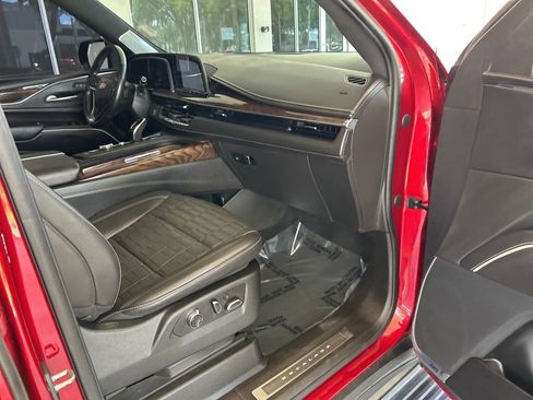 Used 2021 Cadillac Escalade Sport Platinum RWD image 27