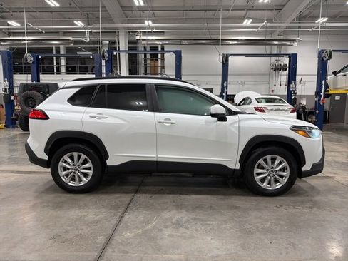 Certified 2023 Toyota Corolla Cross LE image 8