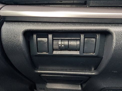 Used 2025 Subaru Impreza 2.0i image 31