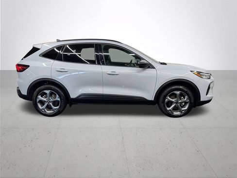 Used 2025 Ford Escape ST-Line AWD/4WD image 8
