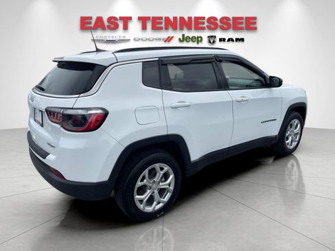Used 2024 Jeep Compass Latitude AWD/4WD image 3