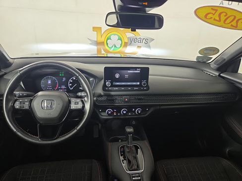 Used 2025 Honda HR-V Sport image 14