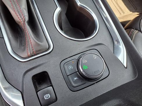 Used 2022 Chevrolet Traverse RS w/ LPO, Floor Liner Package AWD/4WD image 13
