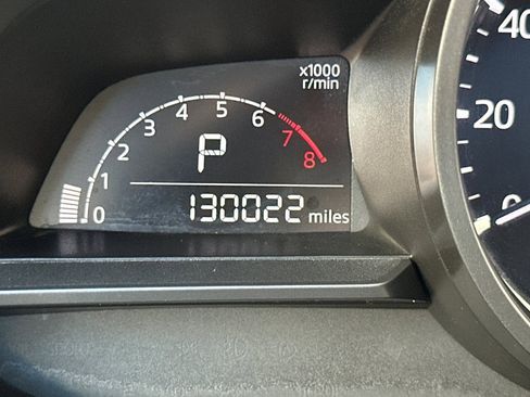 Used 2017 MAZDA MAZDA3 Touring image 28