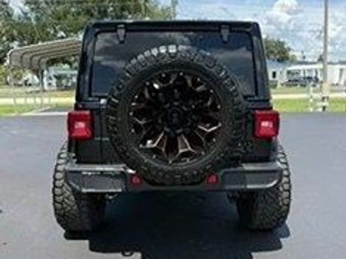 Used 2023 Jeep Wrangler Unlimited Sahara w/ LED Lighting Group AWD/4WD image 2