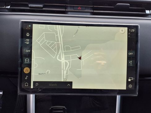 New 2025 Land Rover Range Rover Long Wheelbase SE image 12