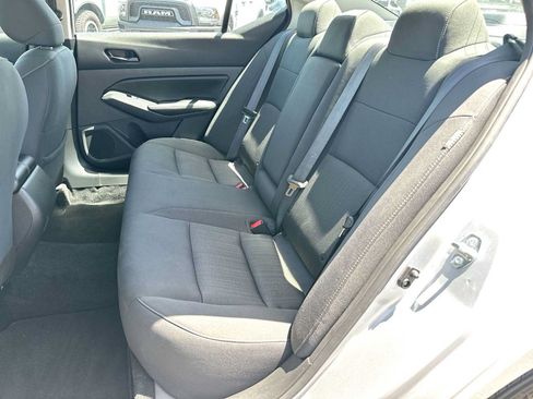 Used 2025 Nissan Altima 2.5 SV FWD image 23