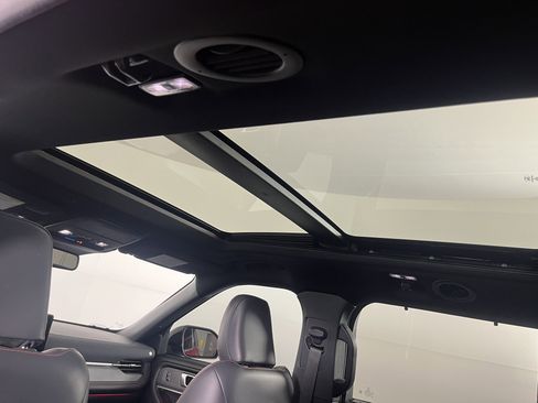 Used 2025 Ford Explorer ST-Line w/ Premium Package image 17