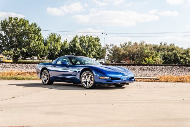 Used 2003 Chevrolet Corvette Coupe w/ Preferred Equipment Group RWD image 19