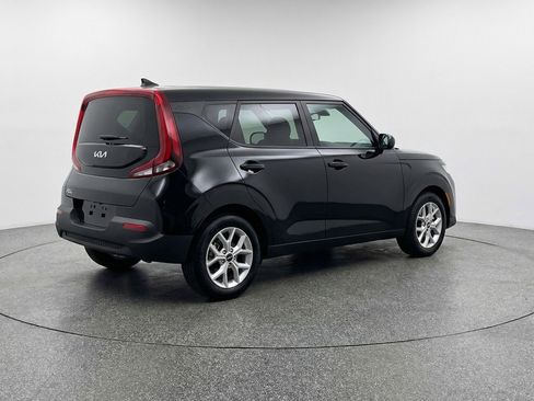 Used 2025 Kia Soul LX w/ LX Technology Package image 9