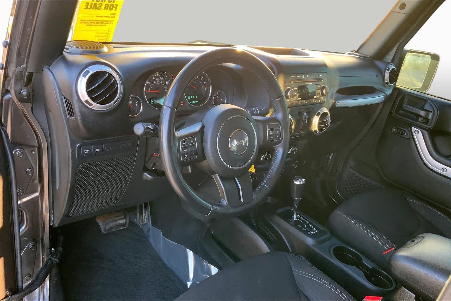 Used 2017 Jeep Wrangler Unlimited Rubicon AWD/4WD image 15