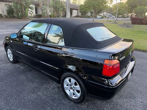 Used 2002 Volkswagen Cabrio GLX image 19