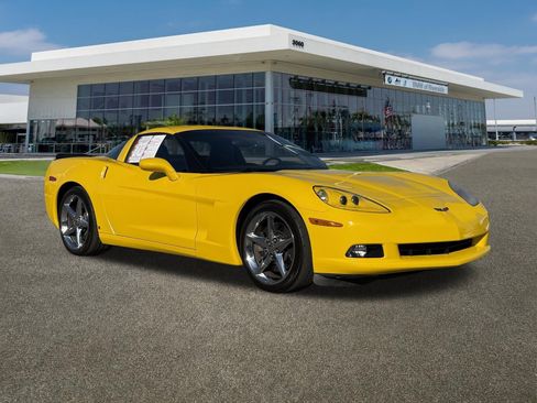 Used 2011 Chevrolet Corvette Coupe w/ Preferred Equipment Group image 2