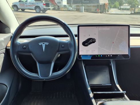 Used 2019 Tesla Model 3 AWD/4WD image 5