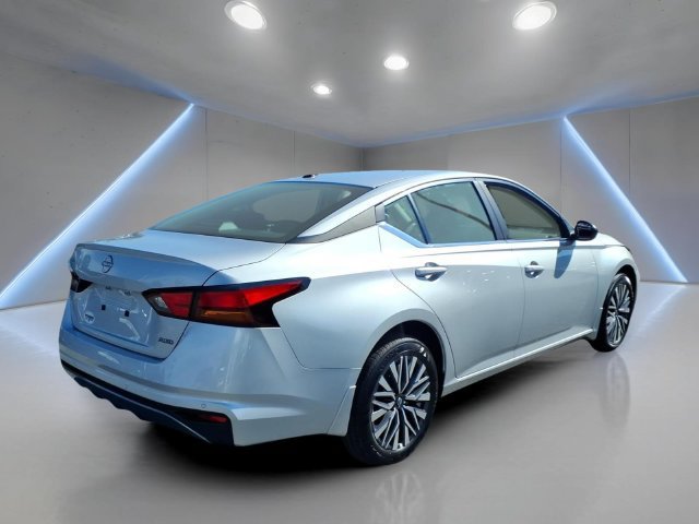 Used 2026 Nissan Altima 2.5 SV AWD/4WD image 3