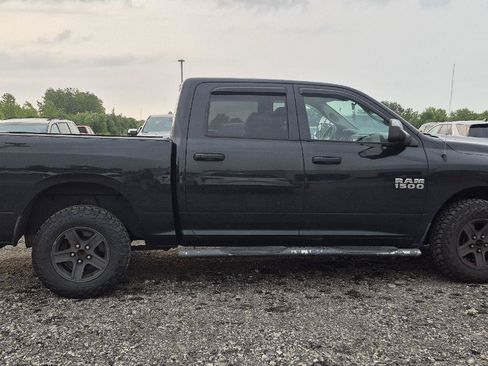 Used 2017 RAM 1500 Express AWD/4WD image 3