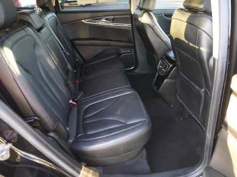 Used 2023 Lincoln Nautilus FWD w/ Premium Package image 15