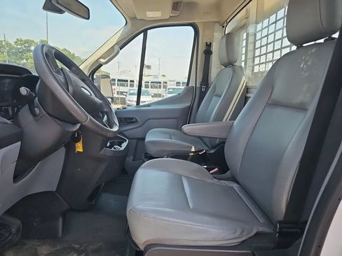 Used 2018 Ford Transit 250 138 RWD image 12