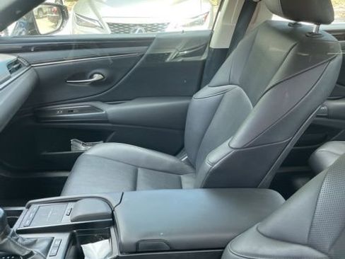 Used 2020 Lexus ES 300h w/ Premium Package image 9