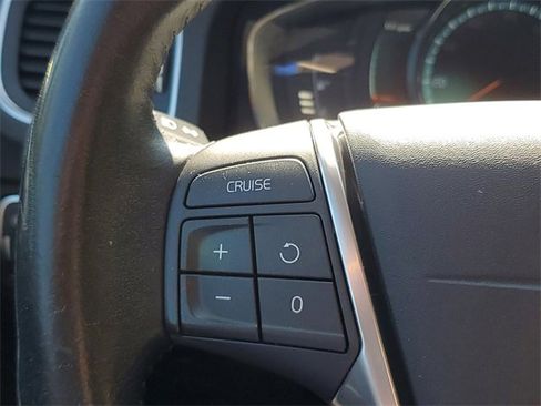 Used 2016 Volvo V60 T5 Premier image 16