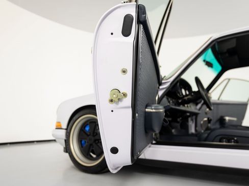 Used 1991 Porsche 911 Carrera image 18