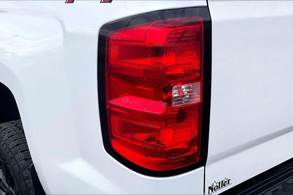 Used 2018 Chevrolet Silverado 2500 LT AWD/4WD image 31
