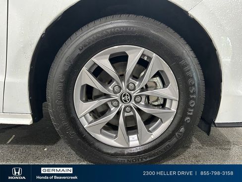 Used 2021 Toyota Sienna LE FWD image 12