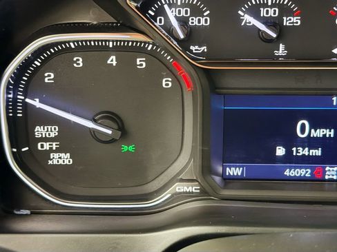 Used 2022 GMC Sierra 1500 SLE AWD/4WD image 13