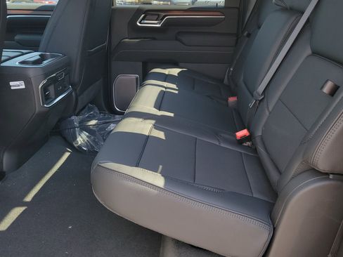 New 2026 GMC Sierra 3500 Denali w/ Denali Reserve Package image 7