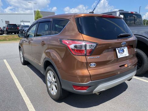 Used 2017 Ford Escape SE FWD image 5
