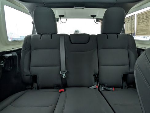 Used 2021 Jeep Wrangler Unlimited Sahara image 25