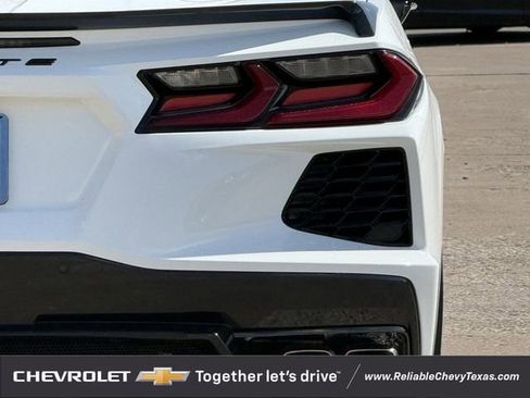 Used 2025 Chevrolet Corvette Stingray Preferred Conv w/ Z51 Performance Package RWD image 8