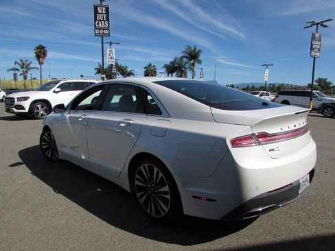 Used 2018 Lincoln MKZ Reserve FWD image 3